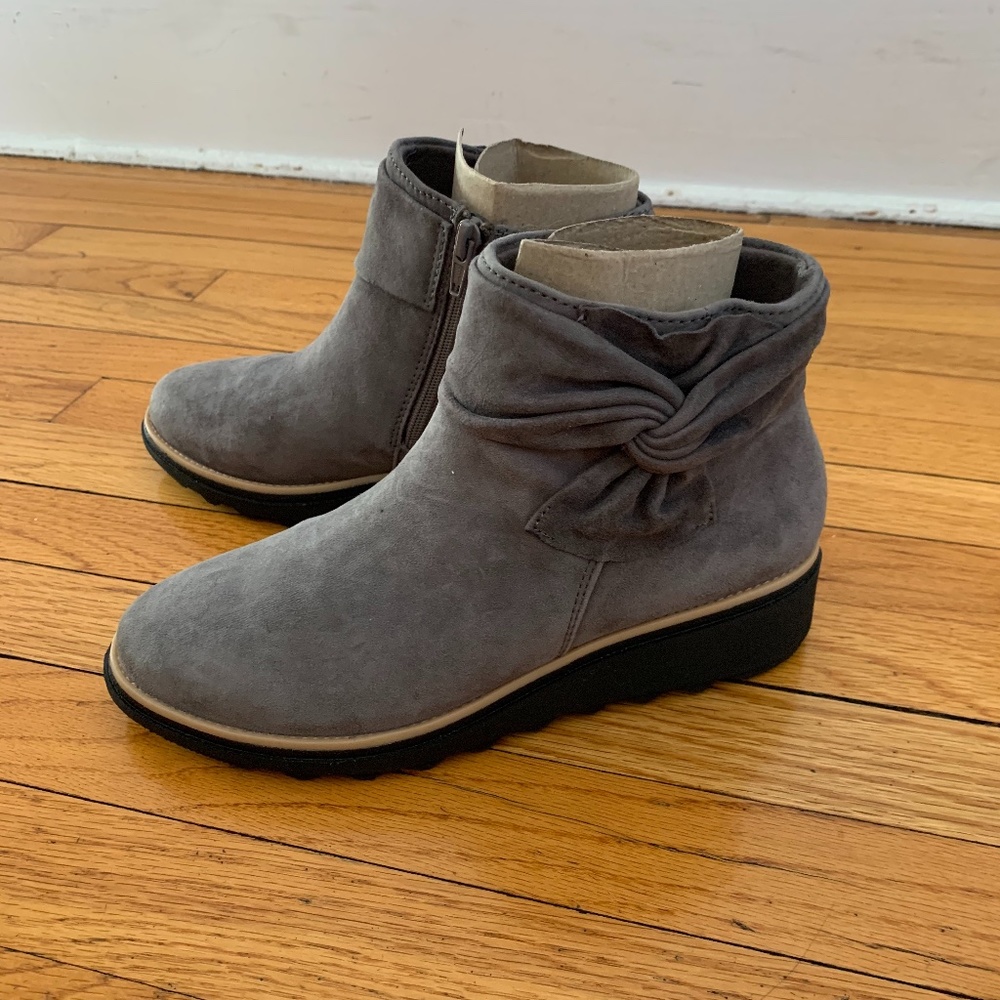 BRAND NEW NEVER WORN size 6.5 GREY CLARK BOOTIES!